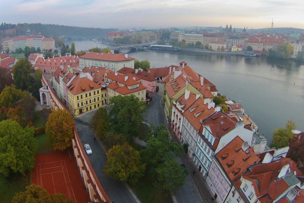 Hotel U Pava Prag Exterior foto