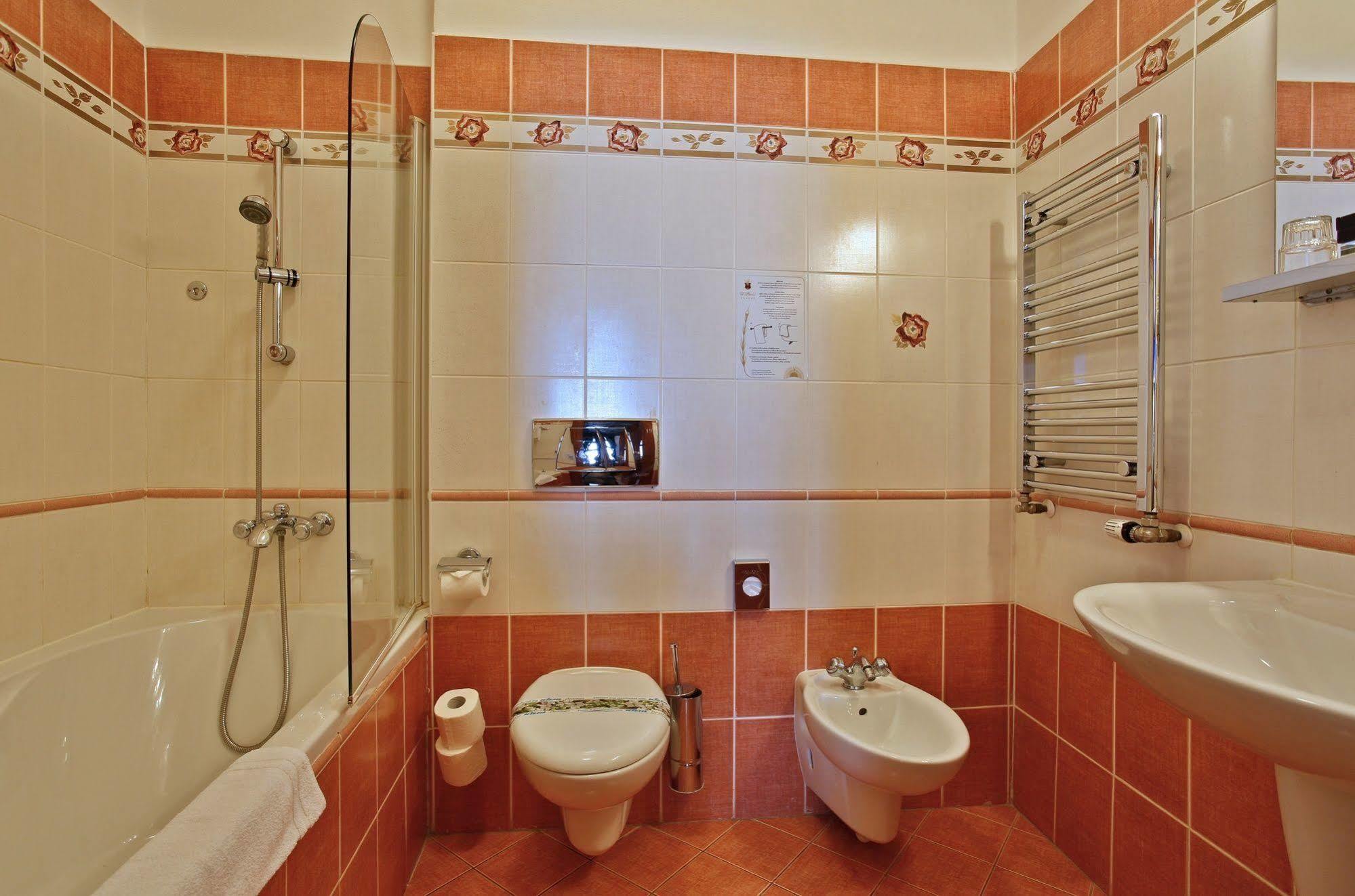Hotel U Pava Prag Exterior foto